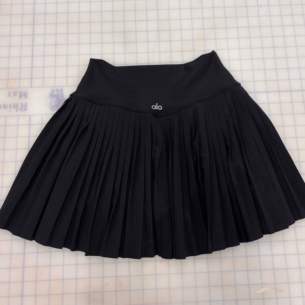 ALO Yoga Women's Black Pleated Skirt